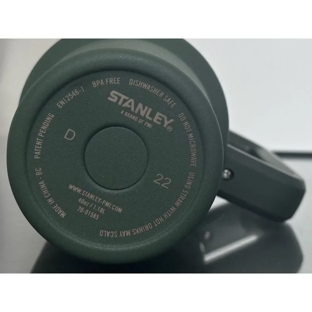 Stanley Adventure Quencher 40oz Tumbler- SPIRULINA - Picture 4 of 4